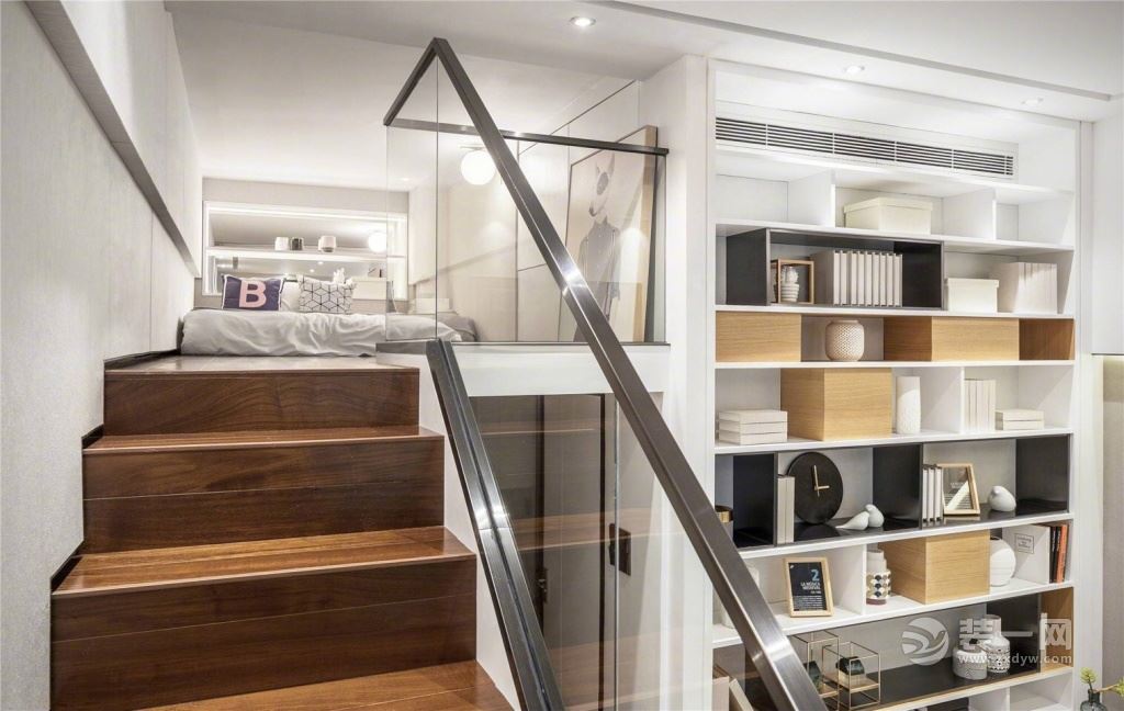 如何装修楼梯间 20171009150219_7135.jpg